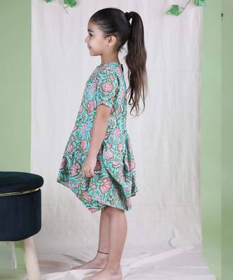 Green cotton woven floral printed dress 2