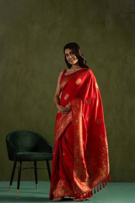 Red dola silk blend zari woven saree 4