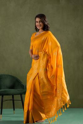 Yellow dola silk blend zari woven saree 4