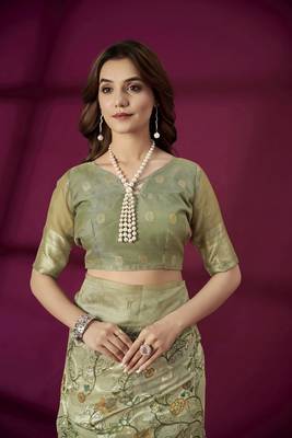 Pista silk blend printed jacquard saree 4