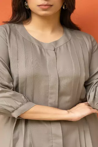 Light mocha pleated flared solid coord set