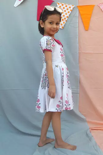 Blue floral printed cotton woven dress for girls