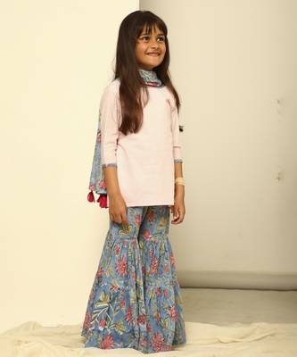 Pink cotton woven kurta pant and pant with dupatta 4