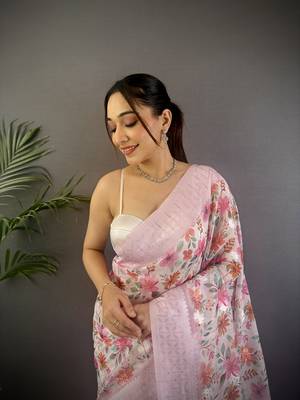 pastel pink Silk blend floral motifs coppery tone banarasi saree 3