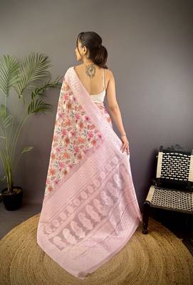 pastel pink Silk blend floral motifs coppery tone banarasi saree 4