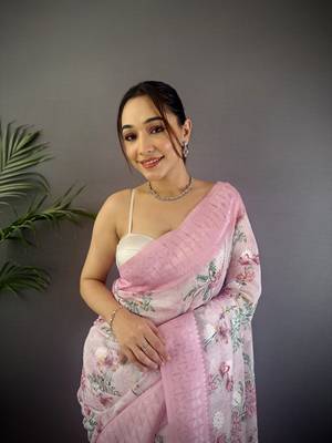 baby pink Silk blend floral motifs coppery tone banarasi saree 3
