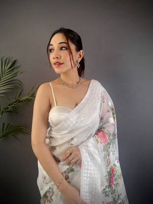 white Silk blend floral motifs coppery tone banarasi saree 3