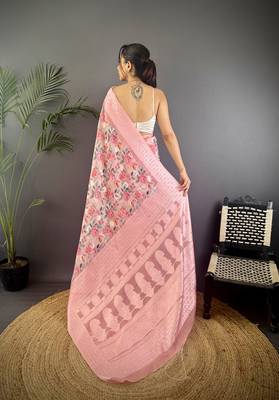 baby pink Silk blend floral motifs coppery tone banarasi saree 4