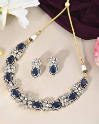 Midnight blossom necklace set 1