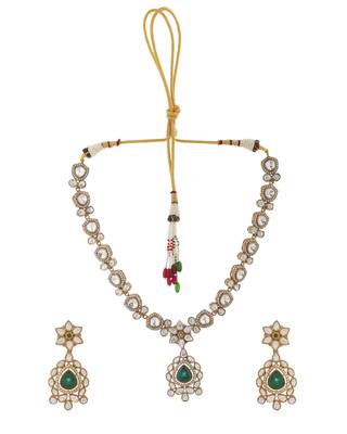 Royal kundan & emerald bridal jewelry set 3