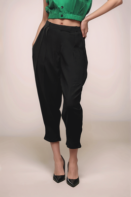 Black cropped baggy pant 1