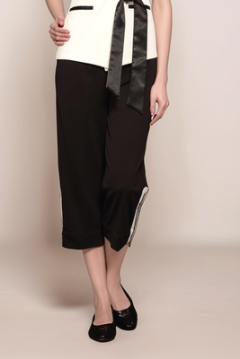 Black cropped  trouser 1