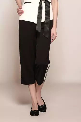 Black cropped  trouser