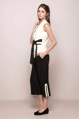Black cropped  trouser 3