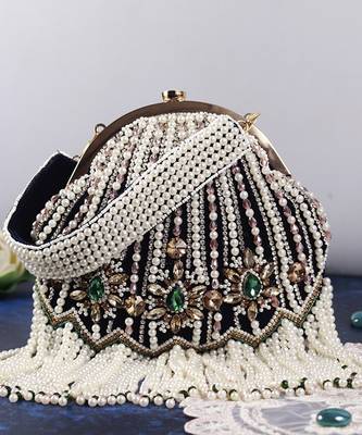 Black suede clutch with detachable chain 3