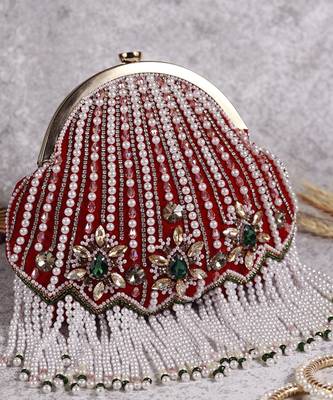 Red suede clutch with detachable chain 4