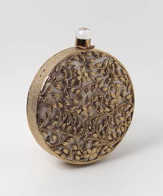 Gold intricate brass work pearl clutch 4