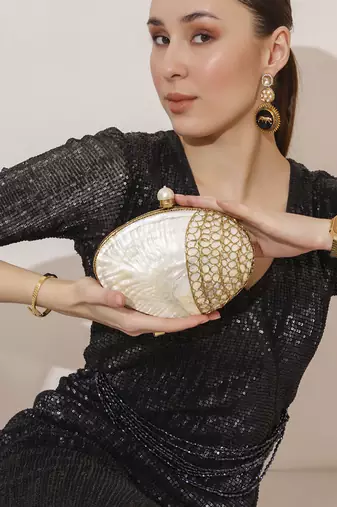 Gold clutch with removeable chain strap