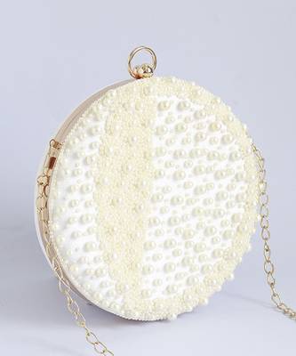 White hand embroidered clutch with pearl details 4