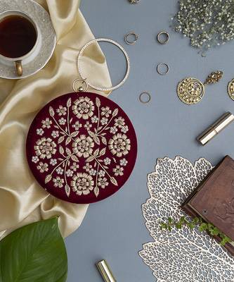 Red silk hand clutch with embroidery details 3
