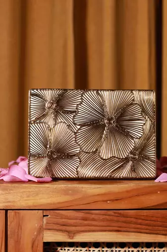 Gold clutch with removable chain