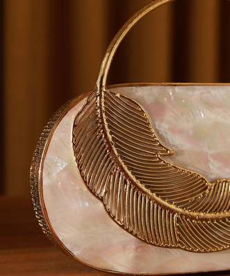 Handcrafted gold clutch with removeable chain 2