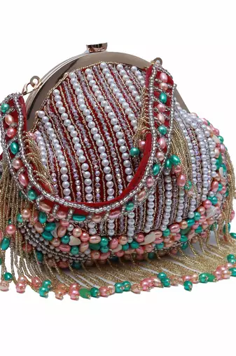 Red clutch with detachable chain