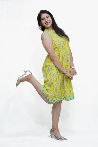 Women's pure cotton printed yellow fusion kurta/dress