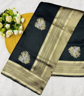 Black silk blend saree with blouse 5