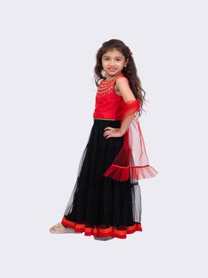 red & black sleeveless embroidered round neck choli with lehenga 3