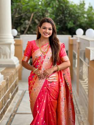 Gajri faux banarasi silk blend meenakari woven saree 3