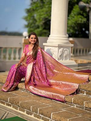 Onion faux banarasi silk blend meenakari woven saree 5