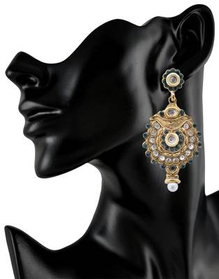 Precise Ornate Green Antique Earrings 3