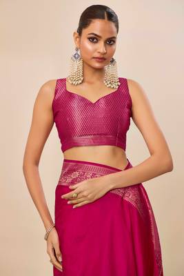 Pink dola silk blend woven saree 5