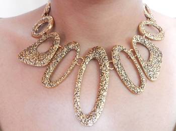 Hollow Bronze Chocker Necklace 2