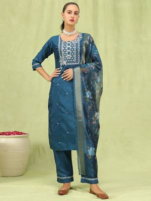 Blue embroidered silk blend salwar suit 2