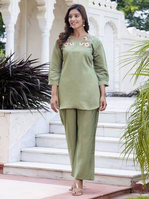 Pista embroidered silk blend salwar suit 1