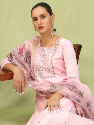 Pink embroidered silk blend salwar suit 3