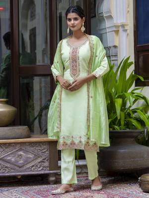 Pista embroidered silk blend salwar suit 3