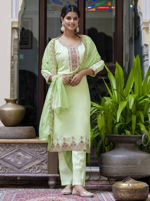 Pista embroidered silk blend salwar suit 4