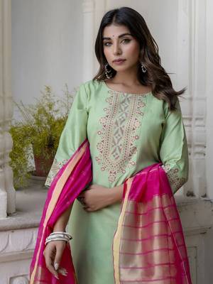 Pista embroidered cotton blend salwar suit 4