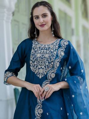 Teal embroidered silk blend salwar suit 3