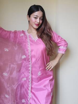 Pink embroidered silk blend salwar suit 2