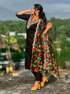 Black embroidered silk blend salwar suit 2