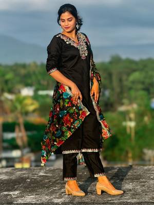Black embroidered silk blend salwar suit 4