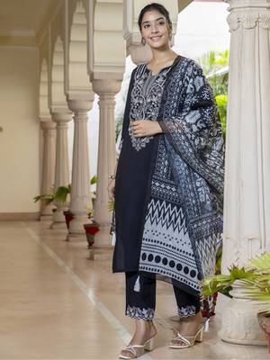 Black embroidered silk blend salwar suit 1
