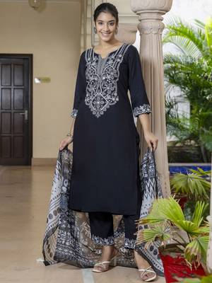 Black embroidered silk blend salwar suit 4