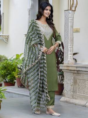 Green embroidered silk blend salwar suit 2