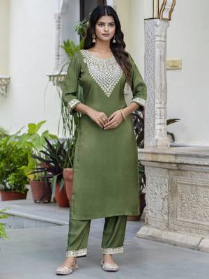 Green embroidered silk blend salwar suit 3