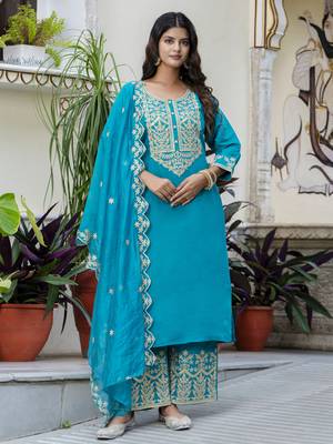 Blue embroidered silk blend salwar suit 3